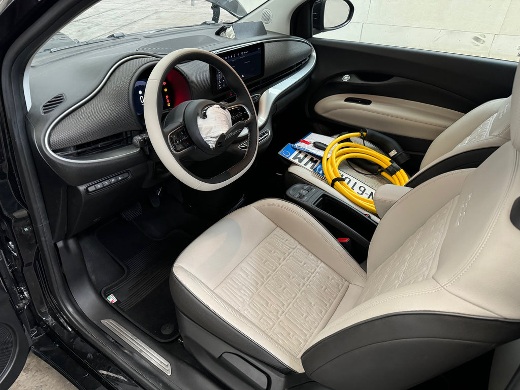 2023 Fiat 500e La Prima