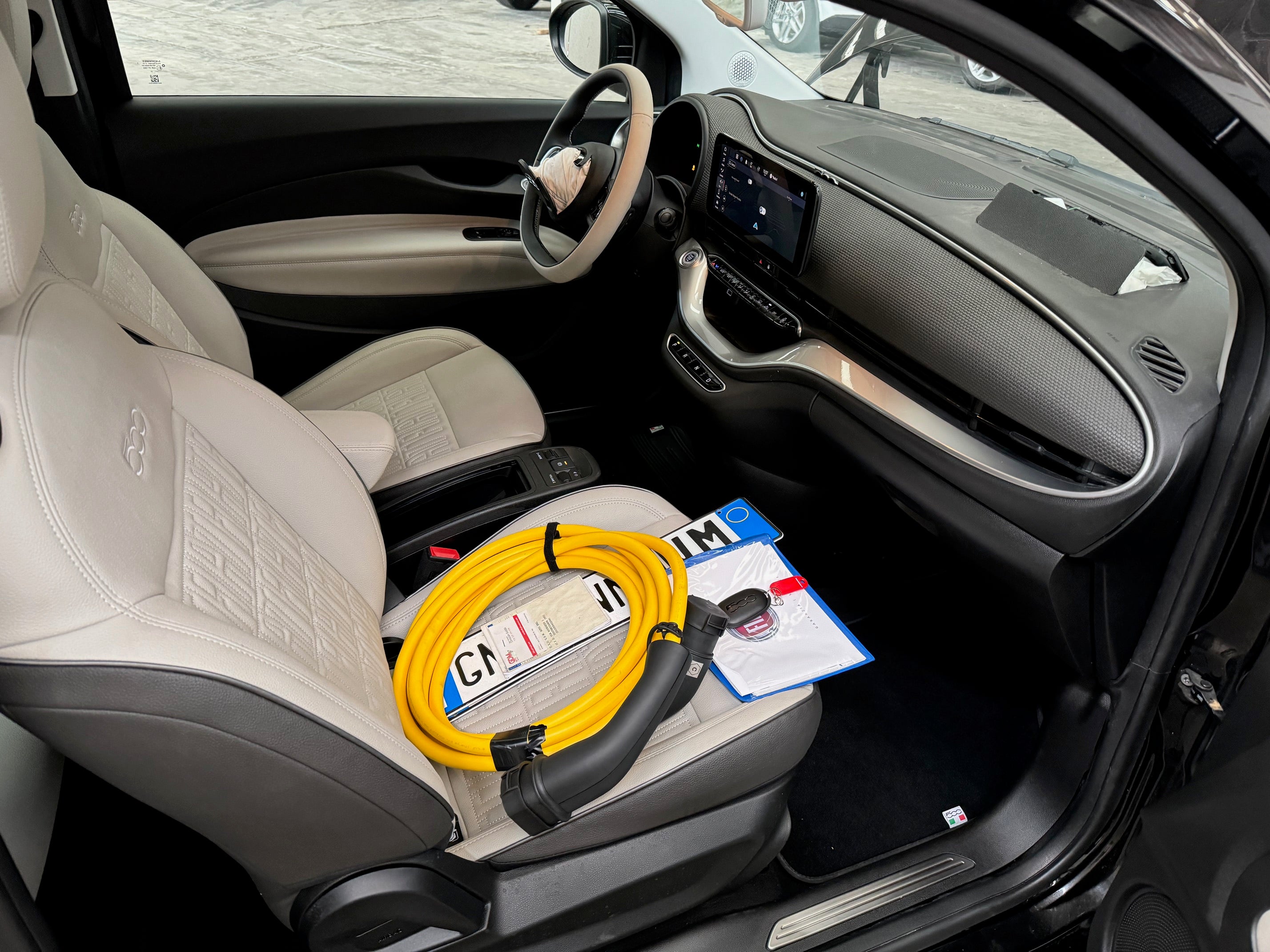 2023 Fiat 500e La Prima