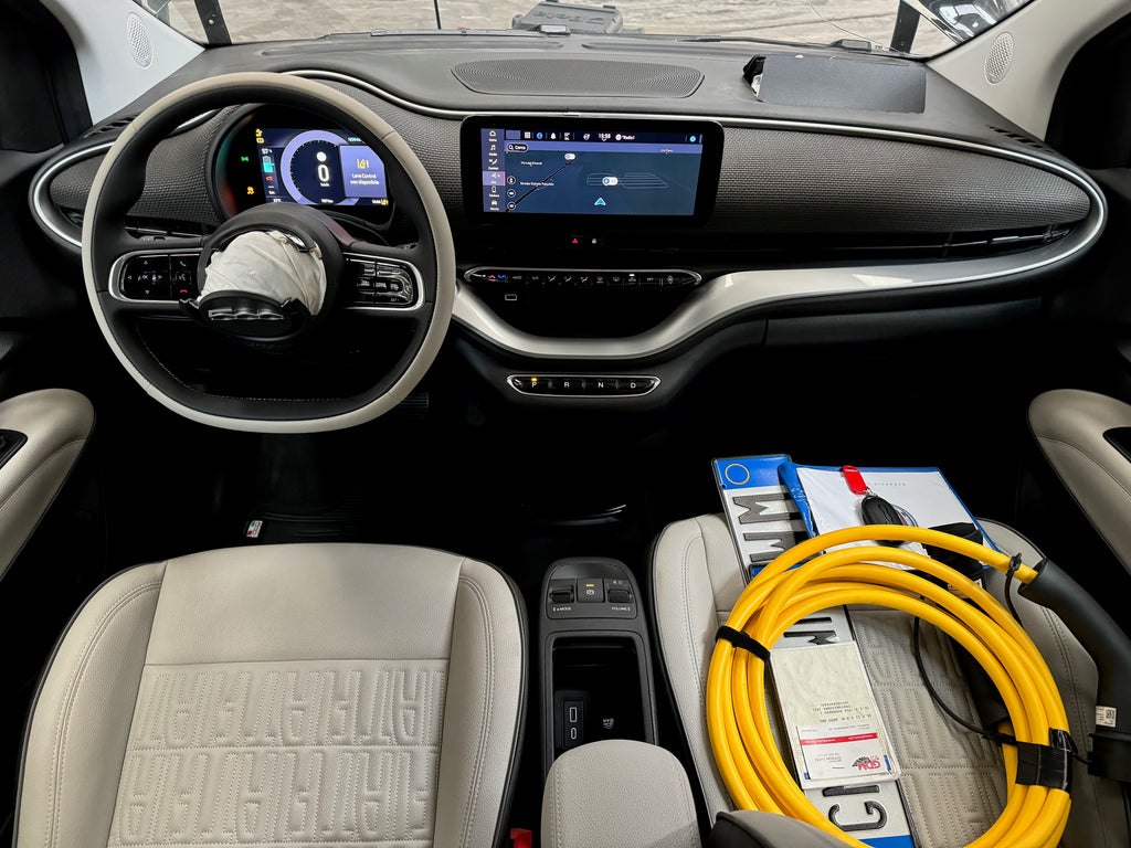 2023 Fiat 500e La Prima