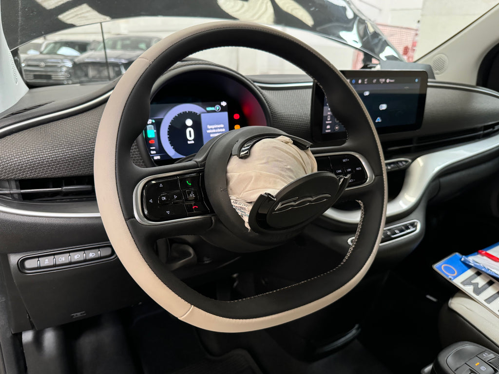 2023 Fiat 500e La Prima