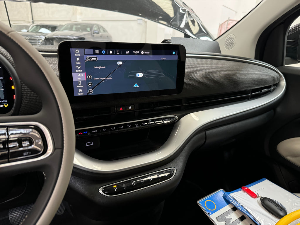 2023 Fiat 500e La Prima