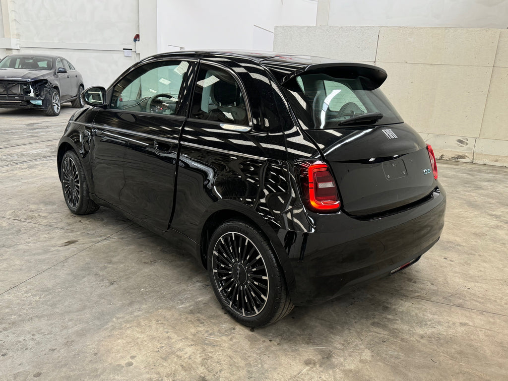 2023 Fiat 500e La Prima