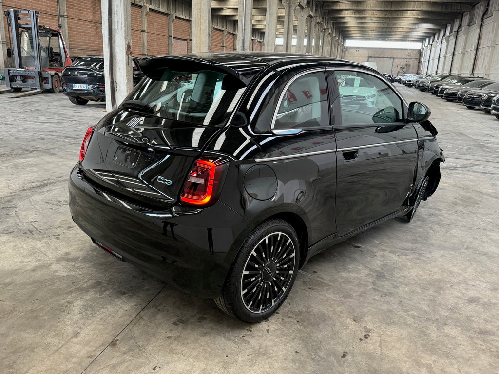 2023 Fiat 500e La Prima