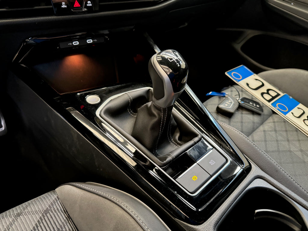 2023 Volkswagen Golf VIII 1.5 TSI ACT R-Line