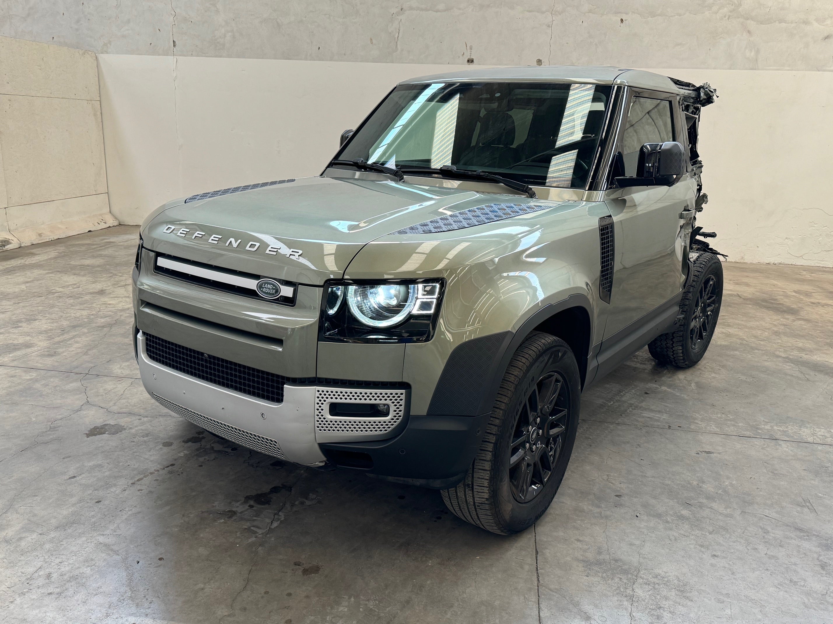 2023 Land Rover Defender 90 D200 X-Dynamic S