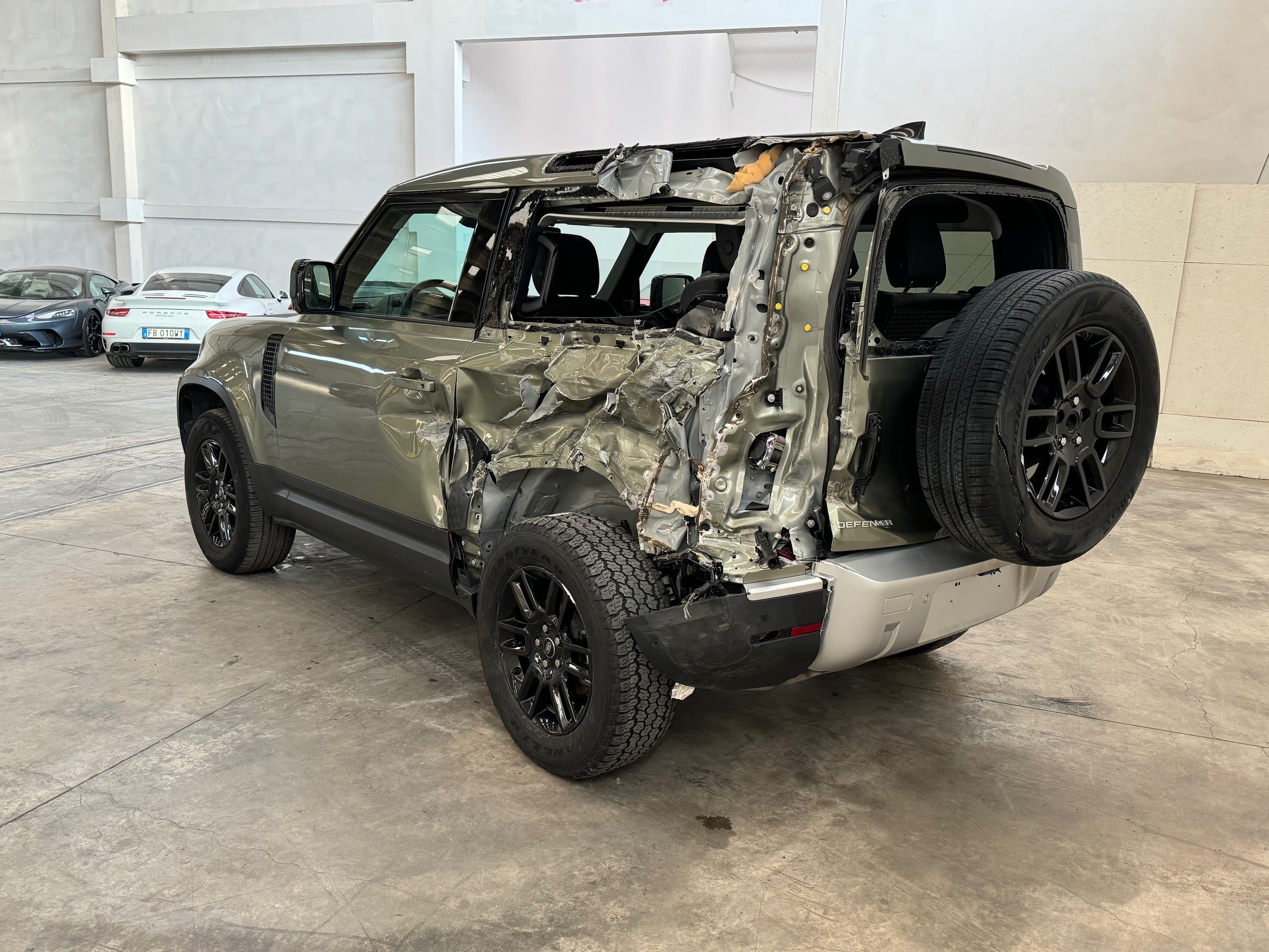 2023 Land Rover Defender 90 D200 X-Dynamic S