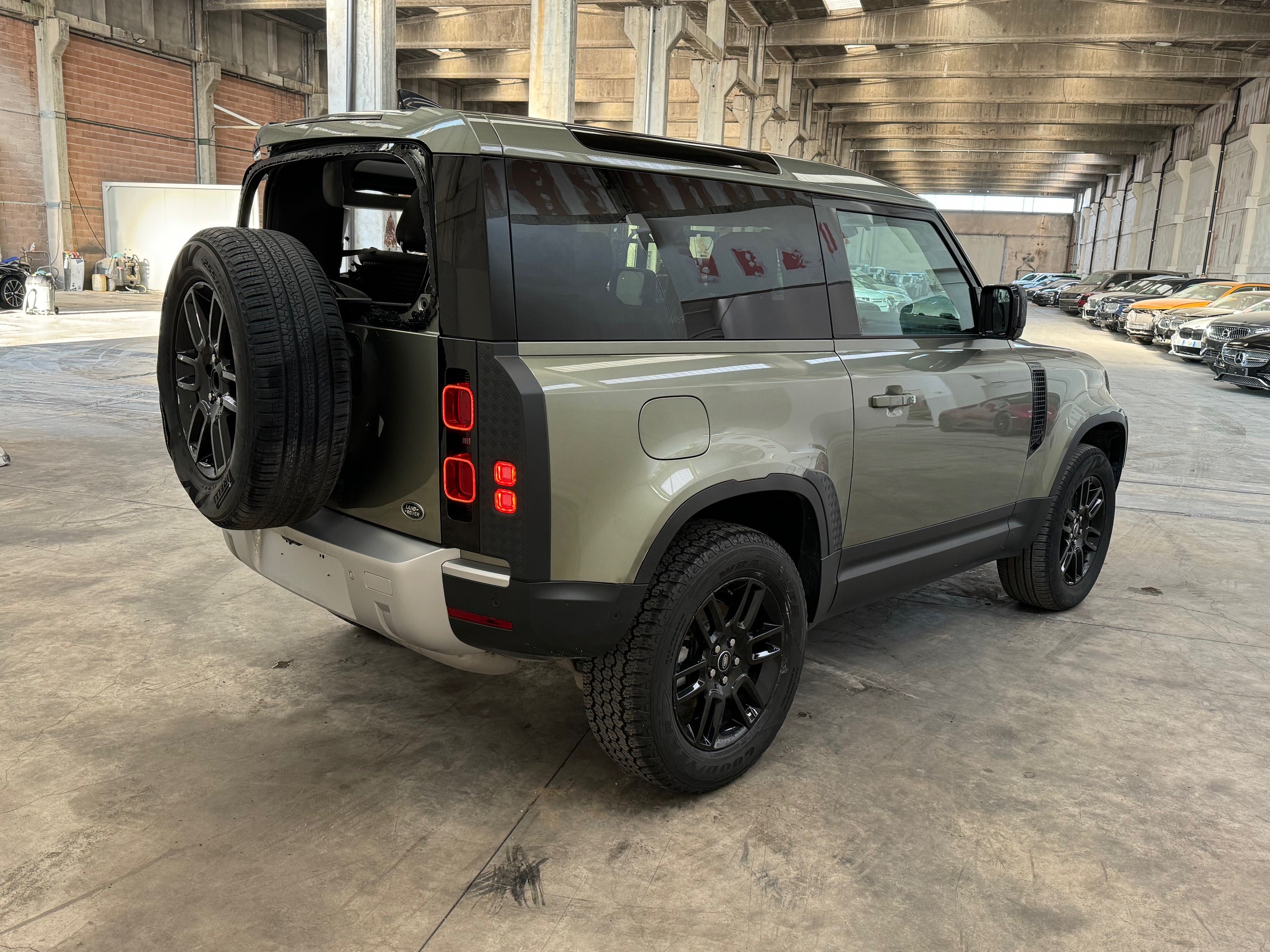 2023 Land Rover Defender 90 D200 X-Dynamic S