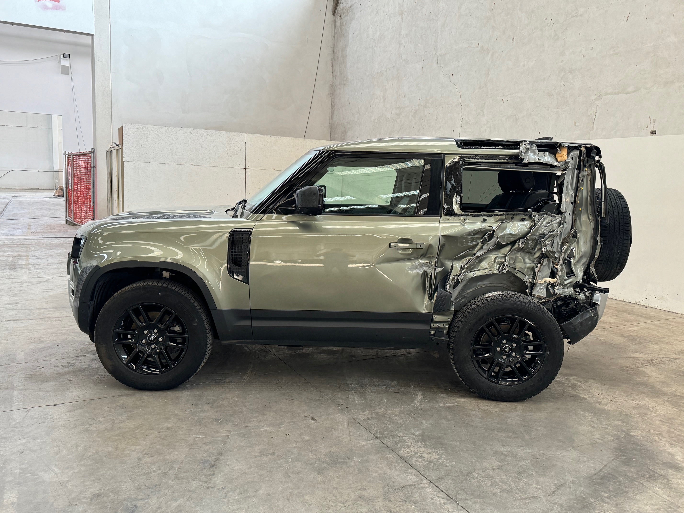 2023 Land Rover Defender 90 D200 X-Dynamic S