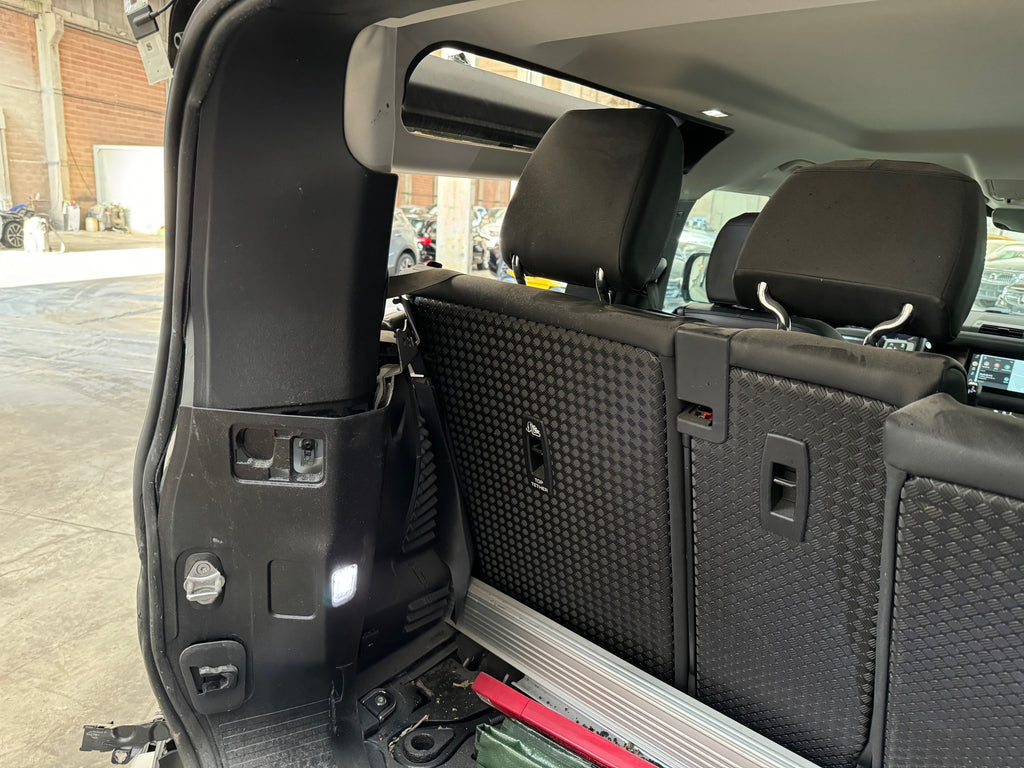 2023 Land Rover Defender 90 D200 X-Dynamic S