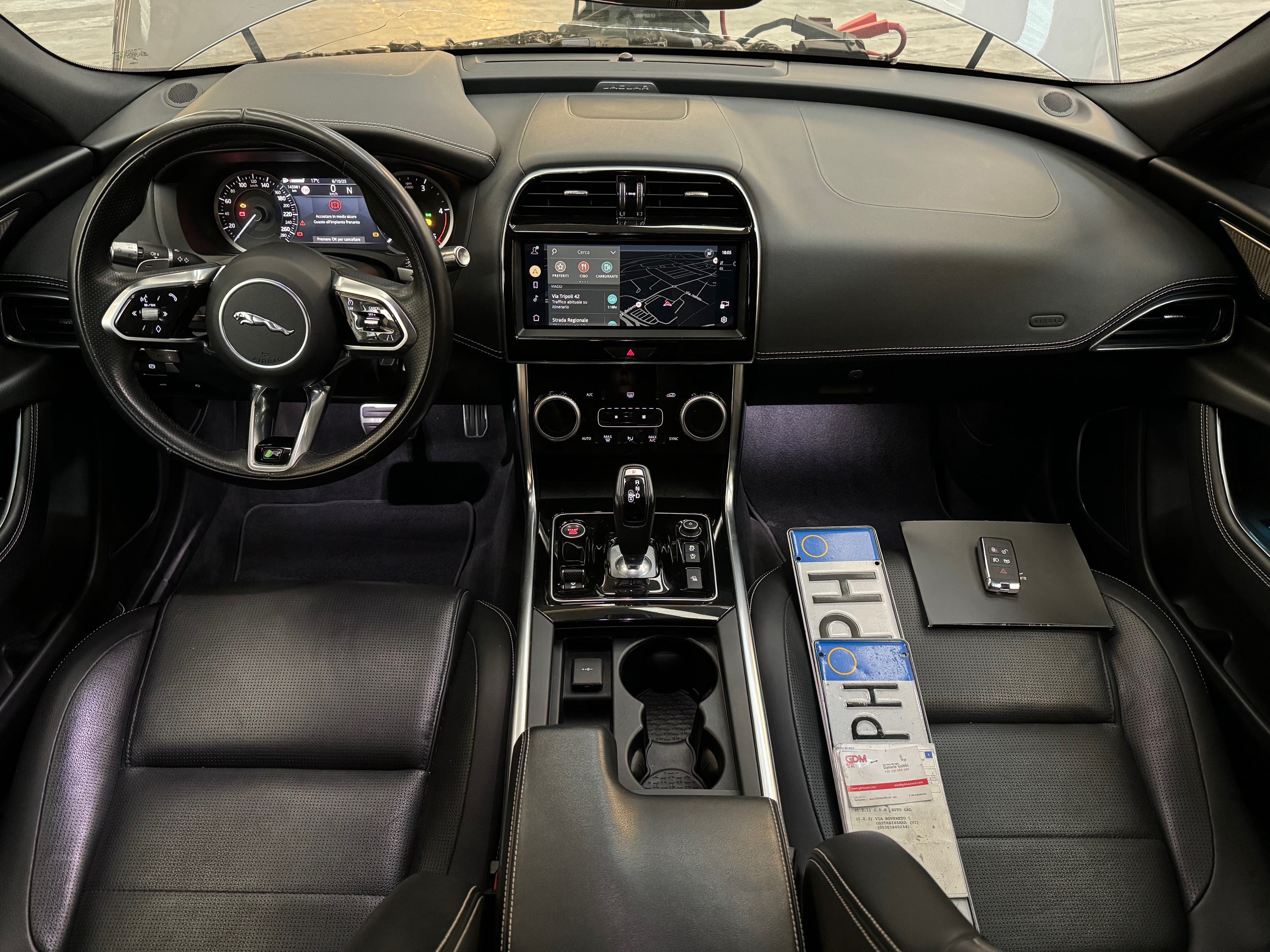 2023 Jaguar XE D200 Aut. R-Dynamic Black