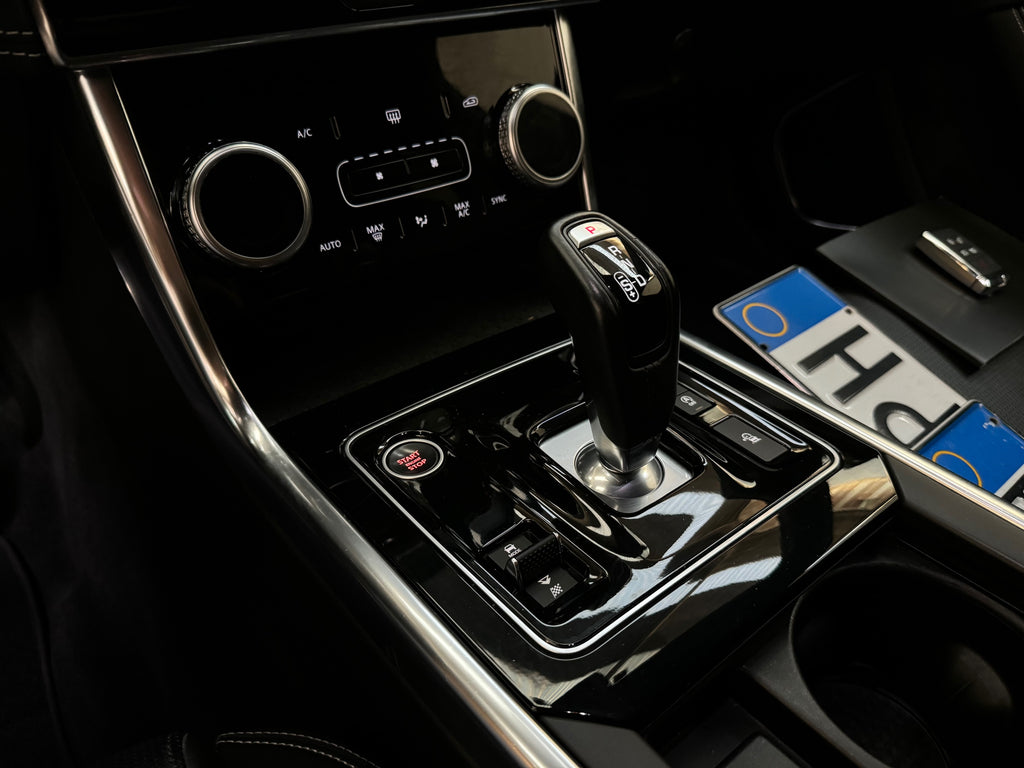 2023 Jaguar XE D200 Aut. R-Dynamic Black