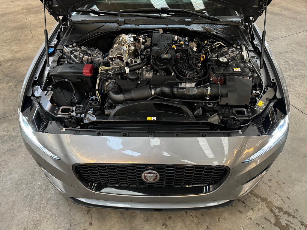 2023 Jaguar XE D200 Aut. R-Dynamic Black