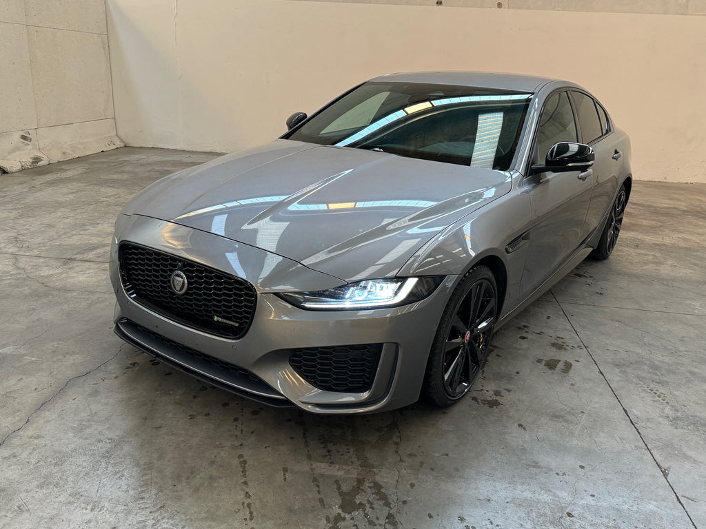 2023 Jaguar XE D200 Aut. R-Dynamic Black