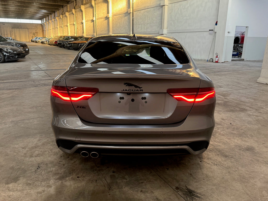 2023 Jaguar XE D200 Aut. R-Dynamic Black