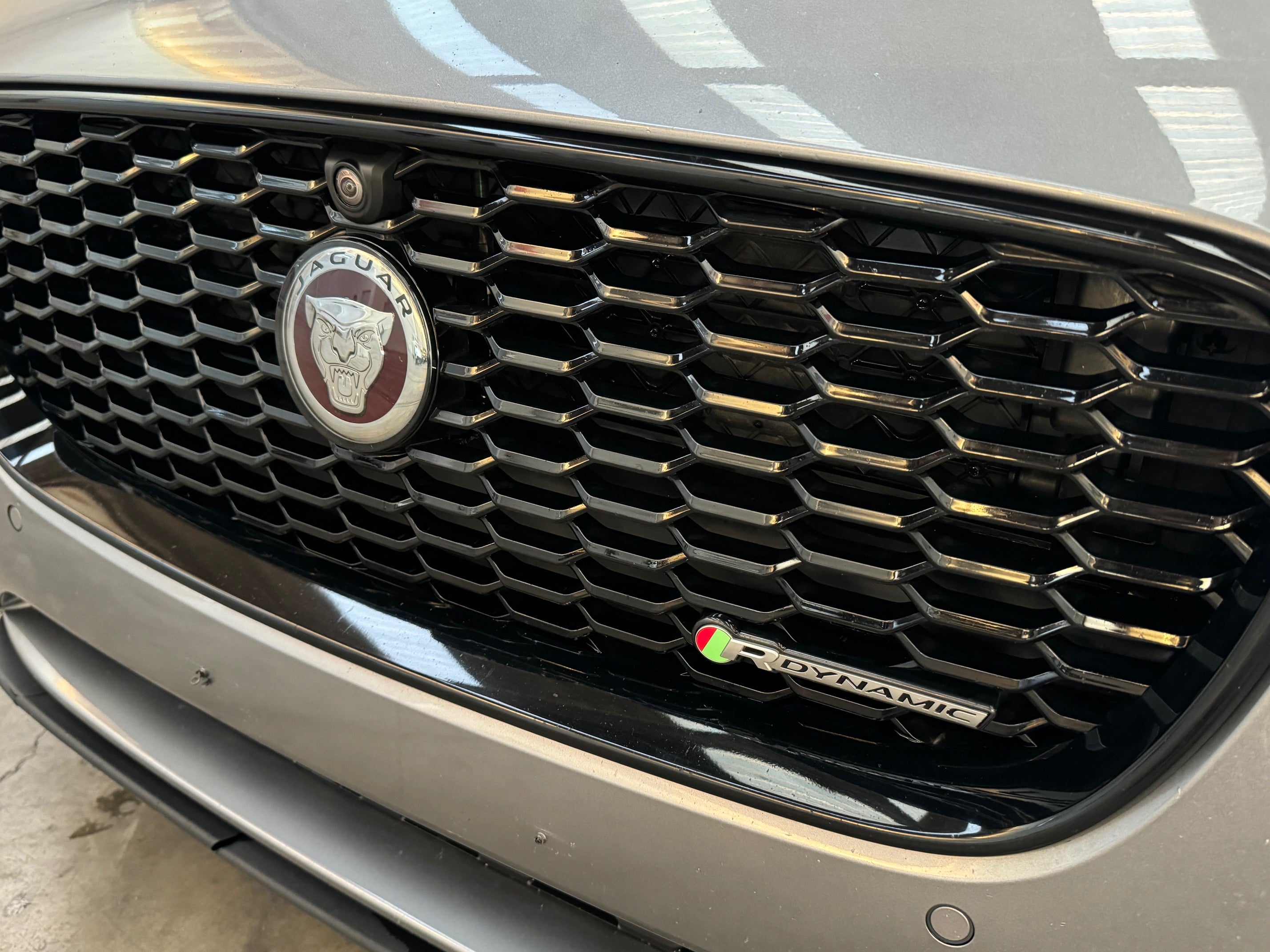 2023 Jaguar XE D200 Aut. R-Dynamic Black