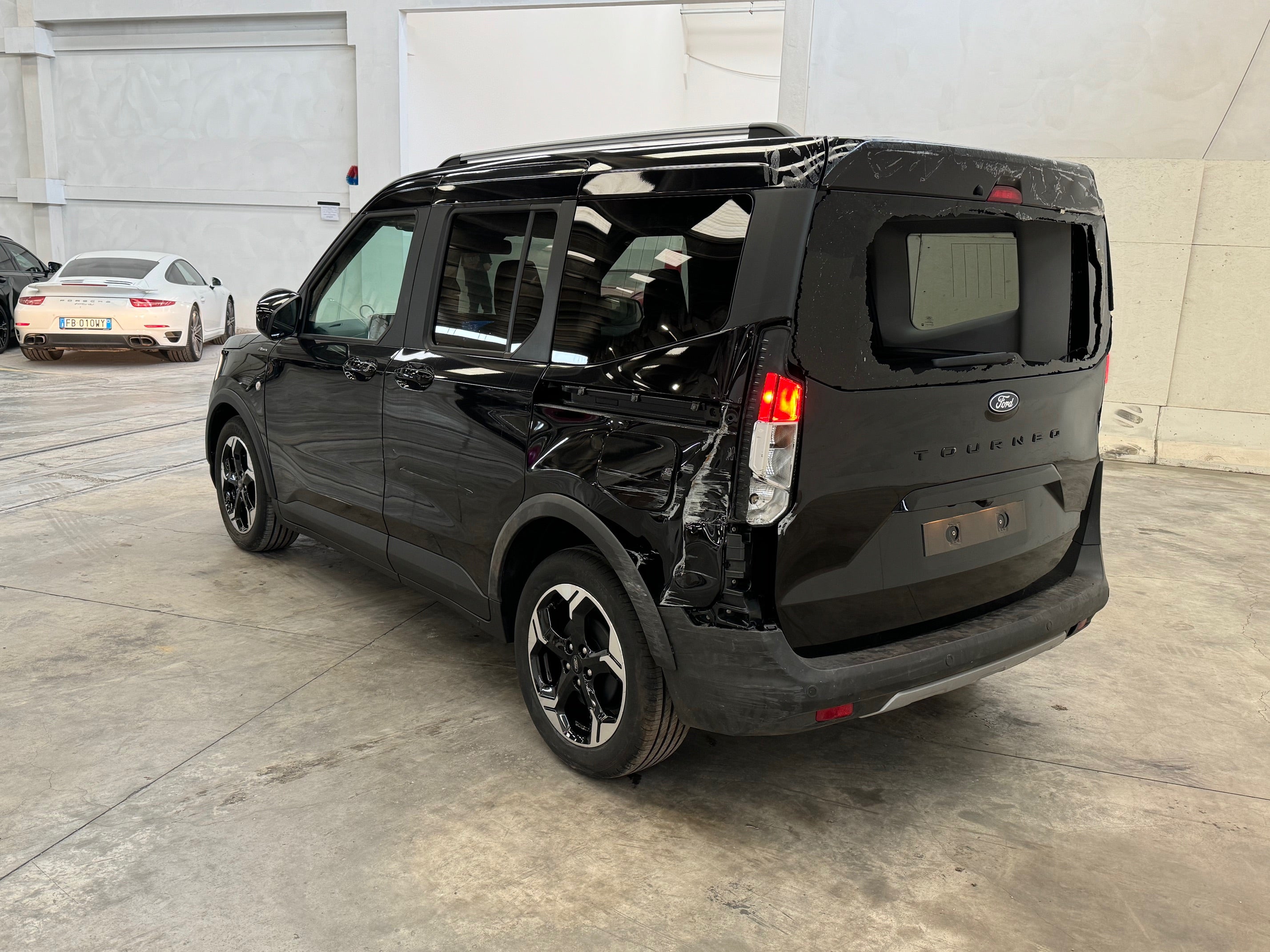 2024 Ford Tourneo Courier 1.0 EcoBoost Active Aut.