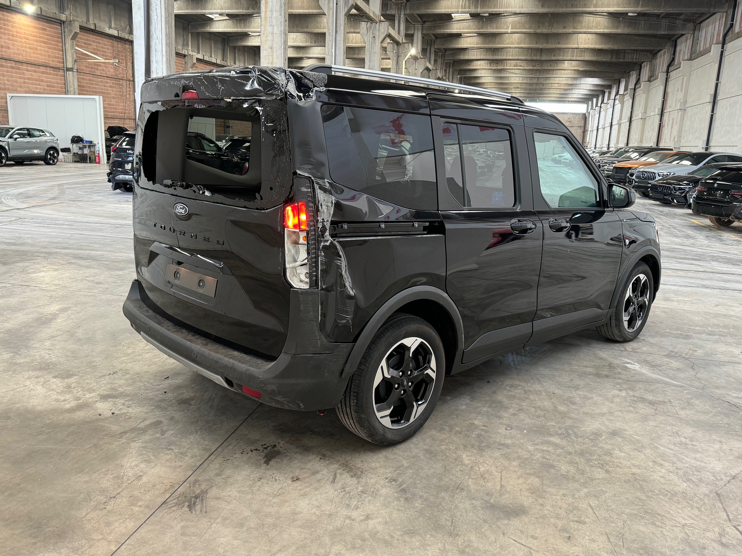 2024 Ford Tourneo Courier 1.0 EcoBoost Active Aut.