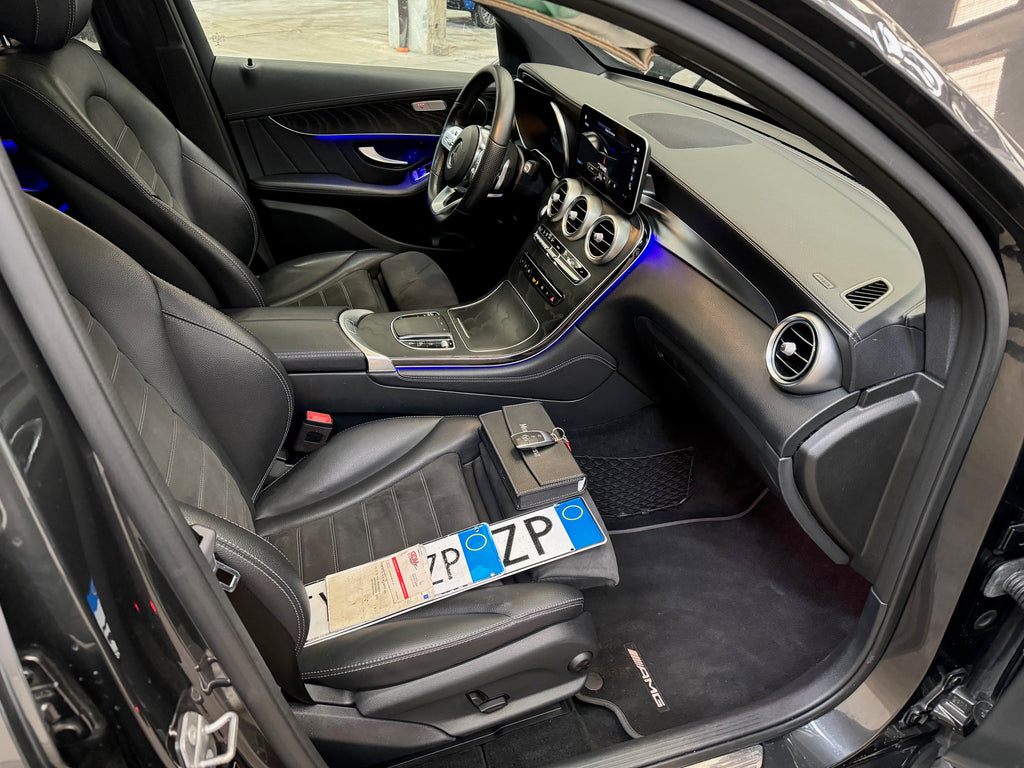2019 Mercedes-Benz GLC 300 d Coupe 4Matic AMG Line Interieur
