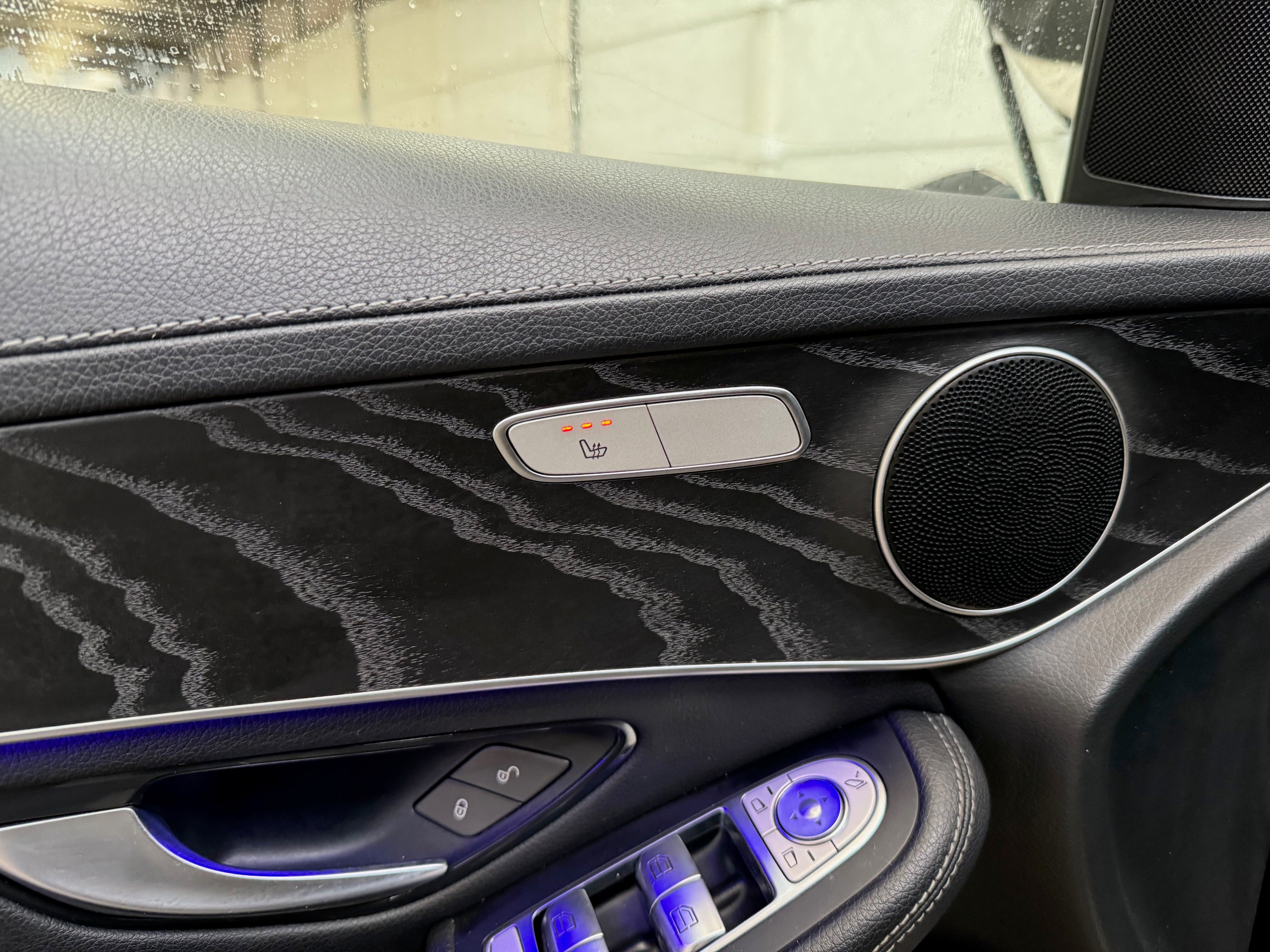 2019 Mercedes-Benz GLC 300 d Coupe 4Matic AMG Line Interieur