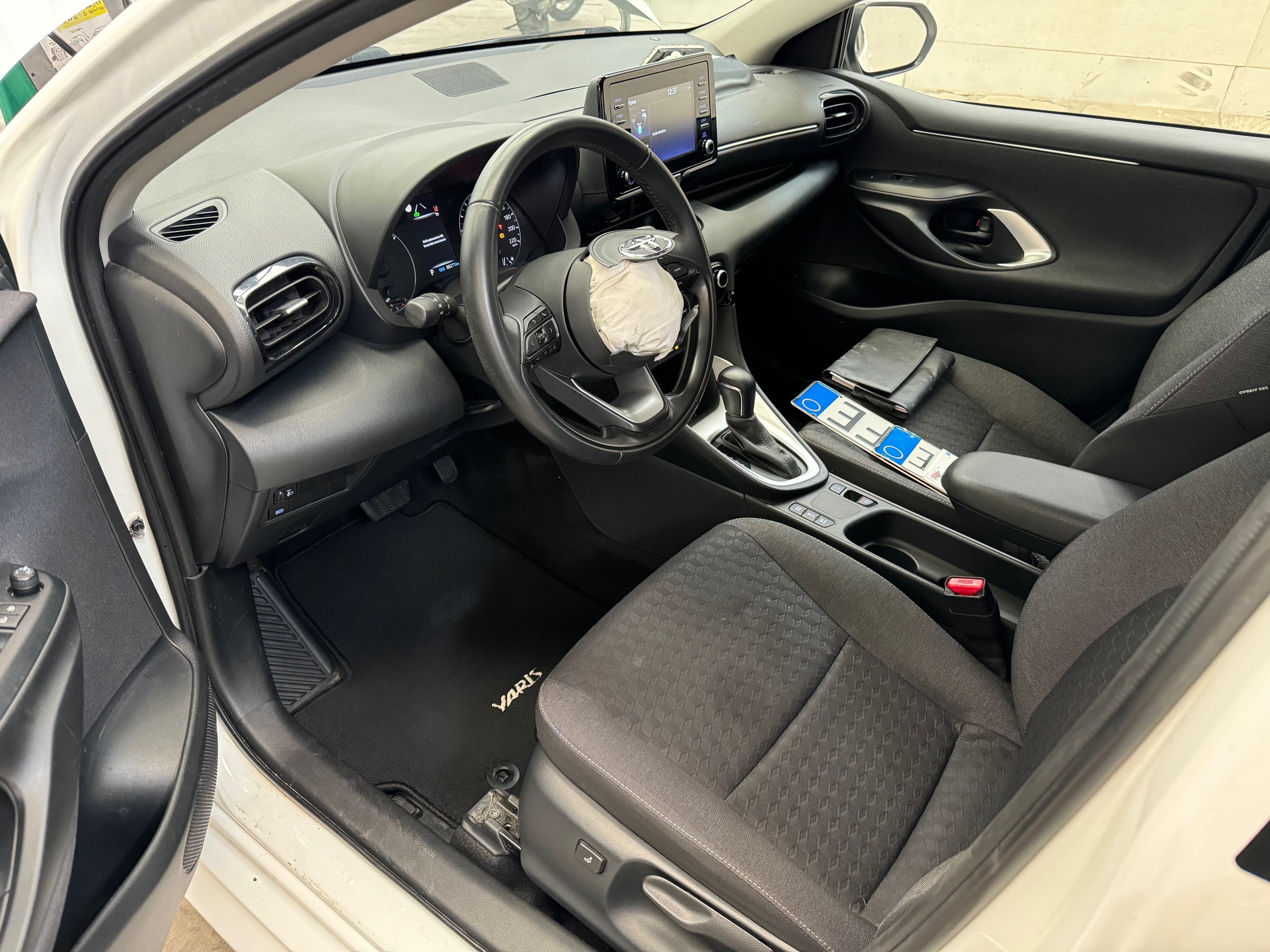 2022 Toyota Yaris 1.5 Hybrid Aut. Business