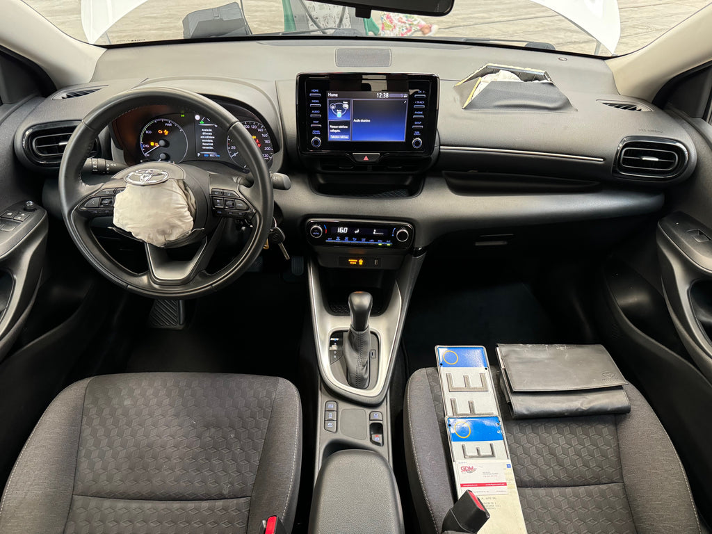 2022 Toyota Yaris 1.5 Hybrid Aut. Business