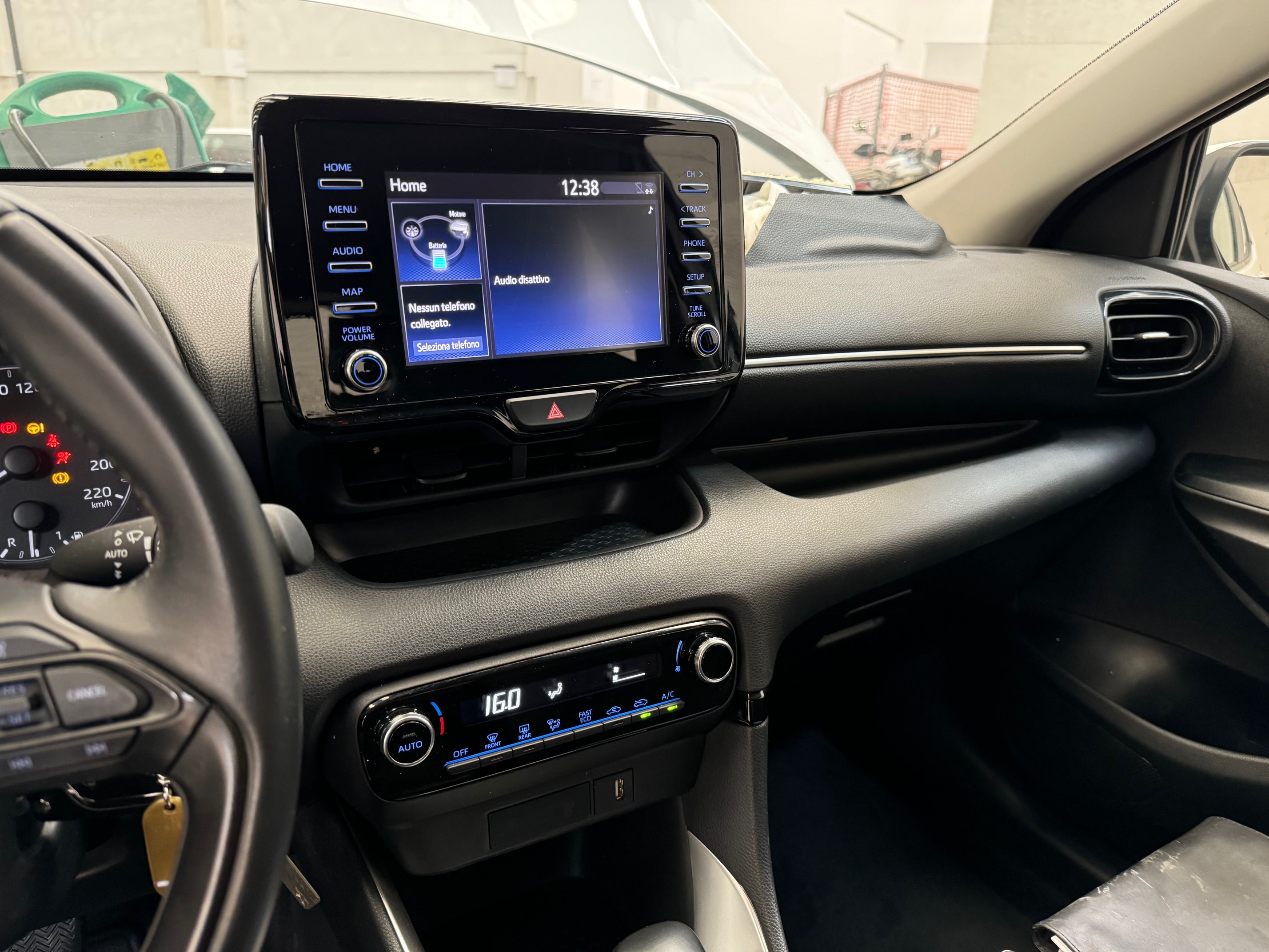 2022 Toyota Yaris 1.5 Hybrid Aut. Business