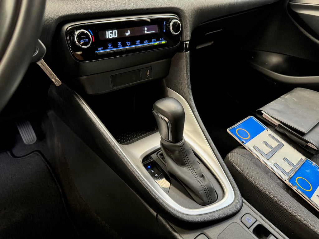 2022 Toyota Yaris 1.5 Hybrid Aut. Business