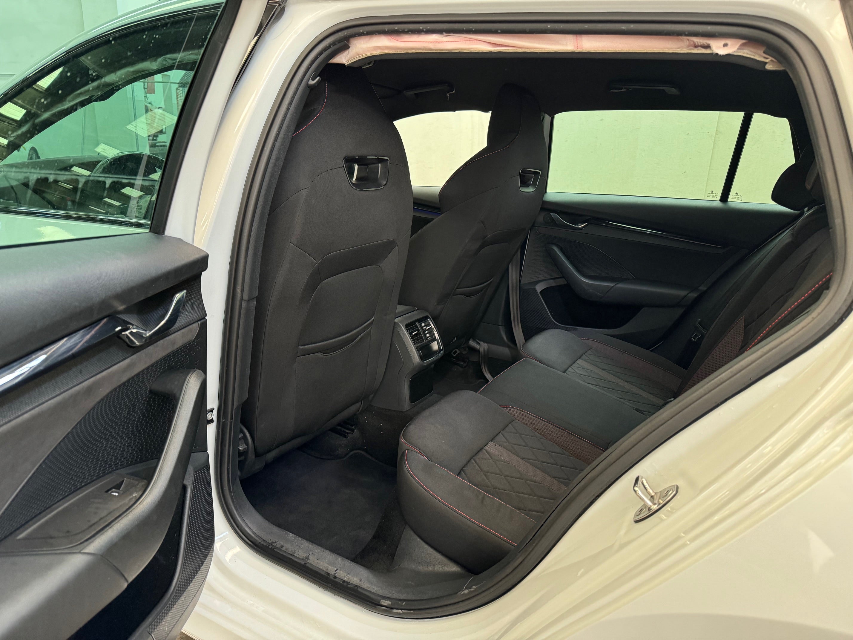 2023 Skoda Octavia RS 2.0 TDI DSG 200hp