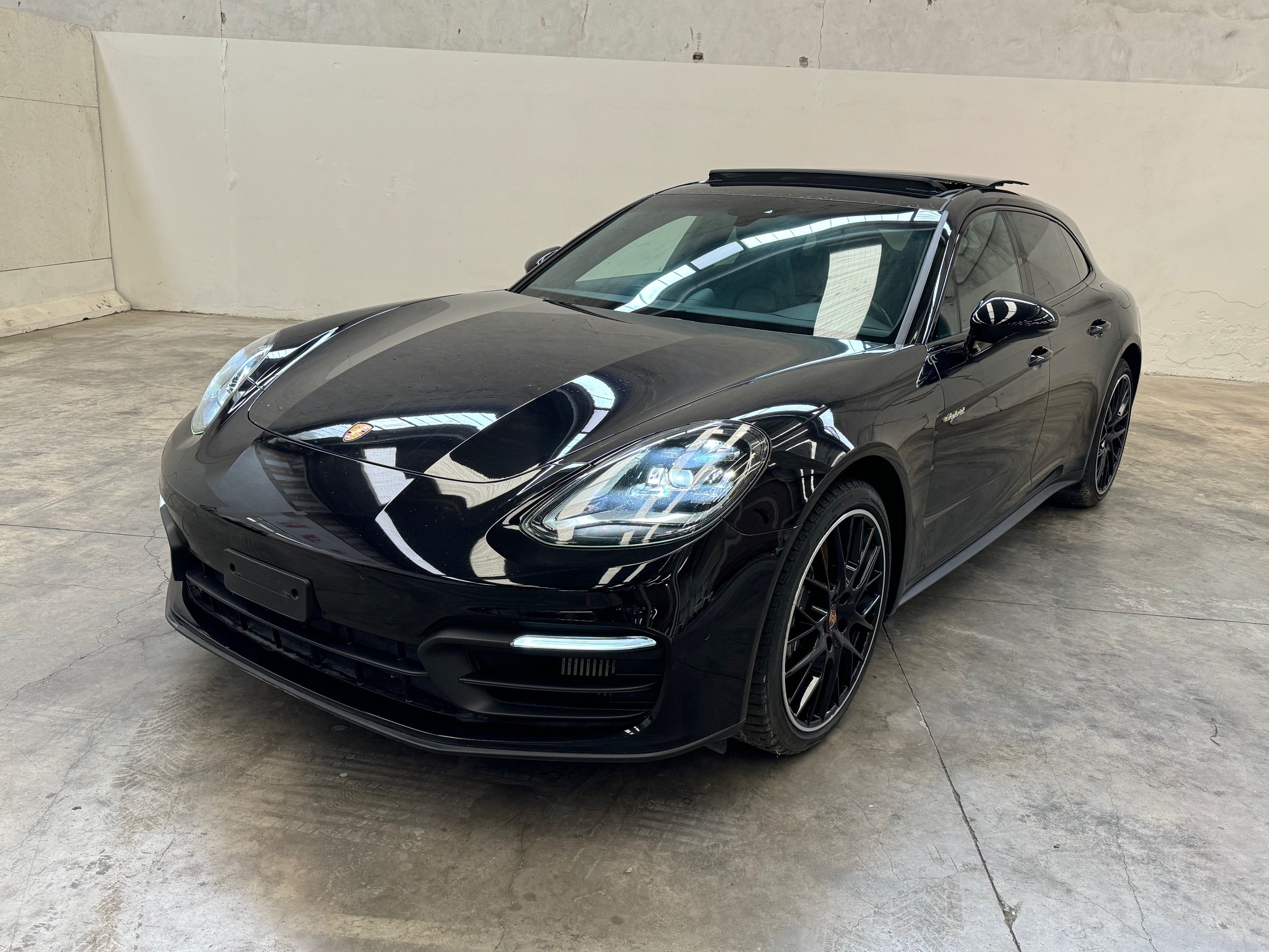 2022 Porsche Panamera Sport Turismo 4 E-Hybrid Restyling