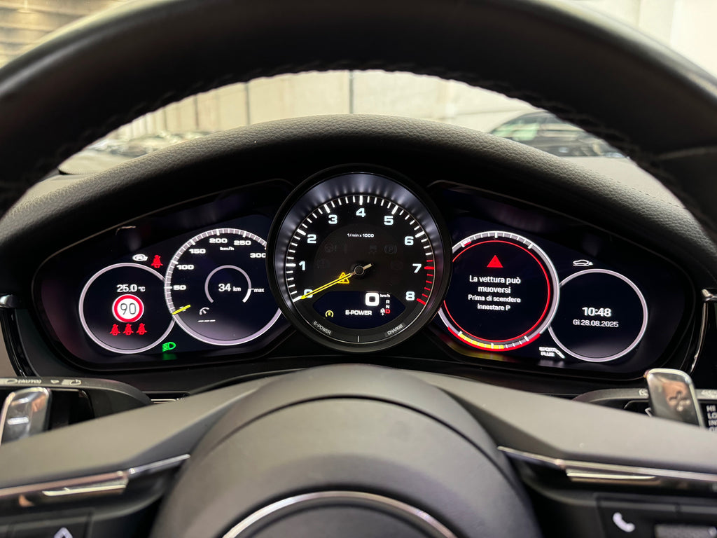 2022 Porsche Panamera Sport Turismo 4 E-Hybrid Restyling